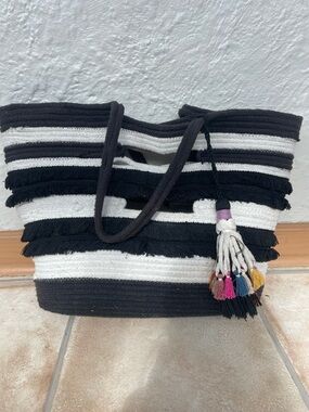 Stella & Dot Taj Large Tote Bag Black Cream White Stripe Tassel Purse